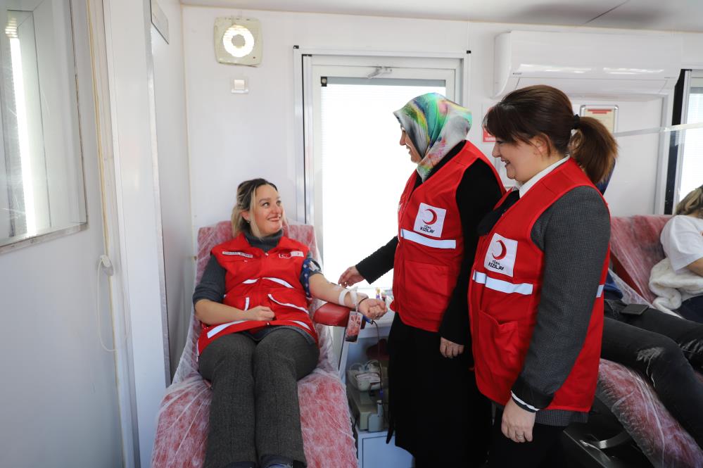 Kızılay'ın Kadın Gönüllülerinden Kan Bağışına Büyük Destek 2