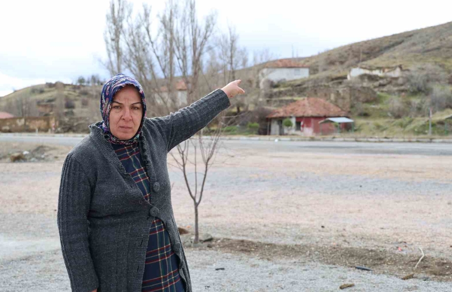 'Köyü Cinler Sardı' Söylentisi Sonrası Terk Edildi! Tek Bir Aile Yaşamını Sürdürüyor (5)