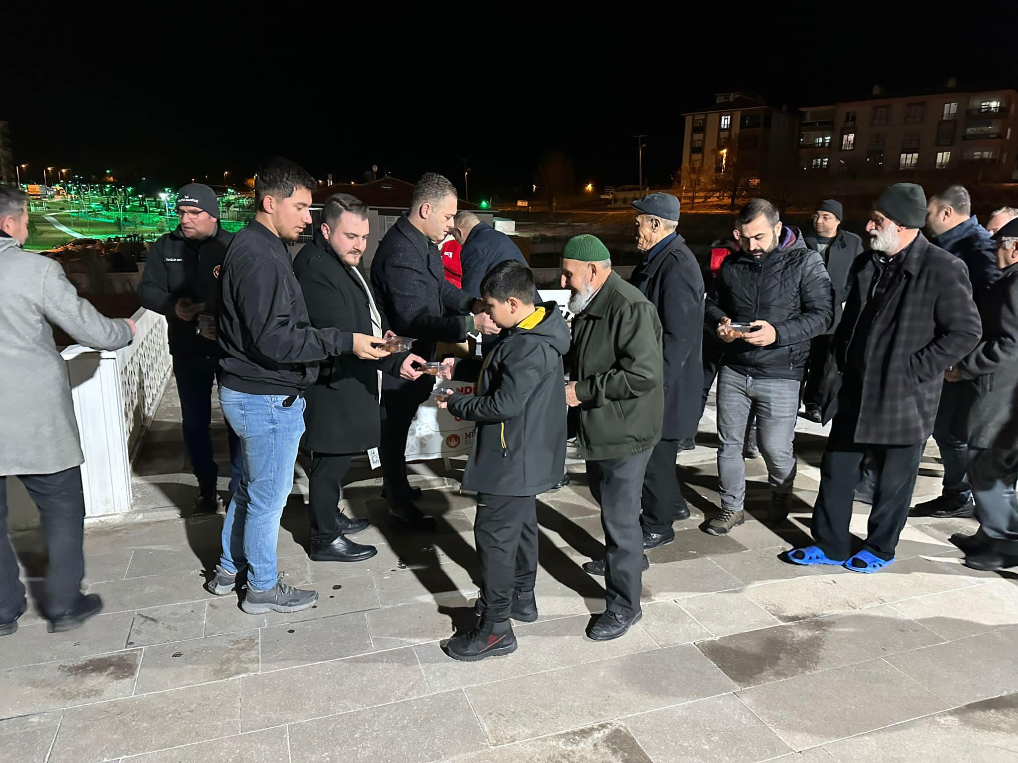 Polatlı Belediyesi'nden Mübarek Regaib Kandili Ikramı (6)