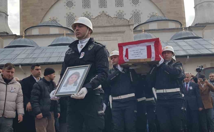 Sıtmaya Yakalanarak Şehit Olan Türk Polisi Fatma Akın Toprağa Verildi (1)