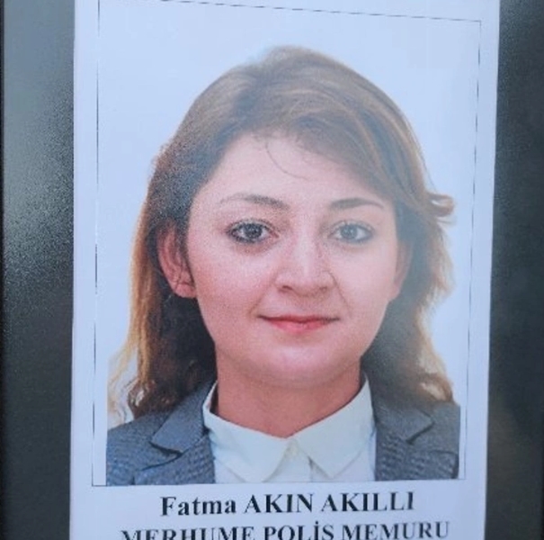 Sıtmaya Yakalanarak Şehit Olan Türk Polisi Fatma Akın Toprağa Verildi (2)