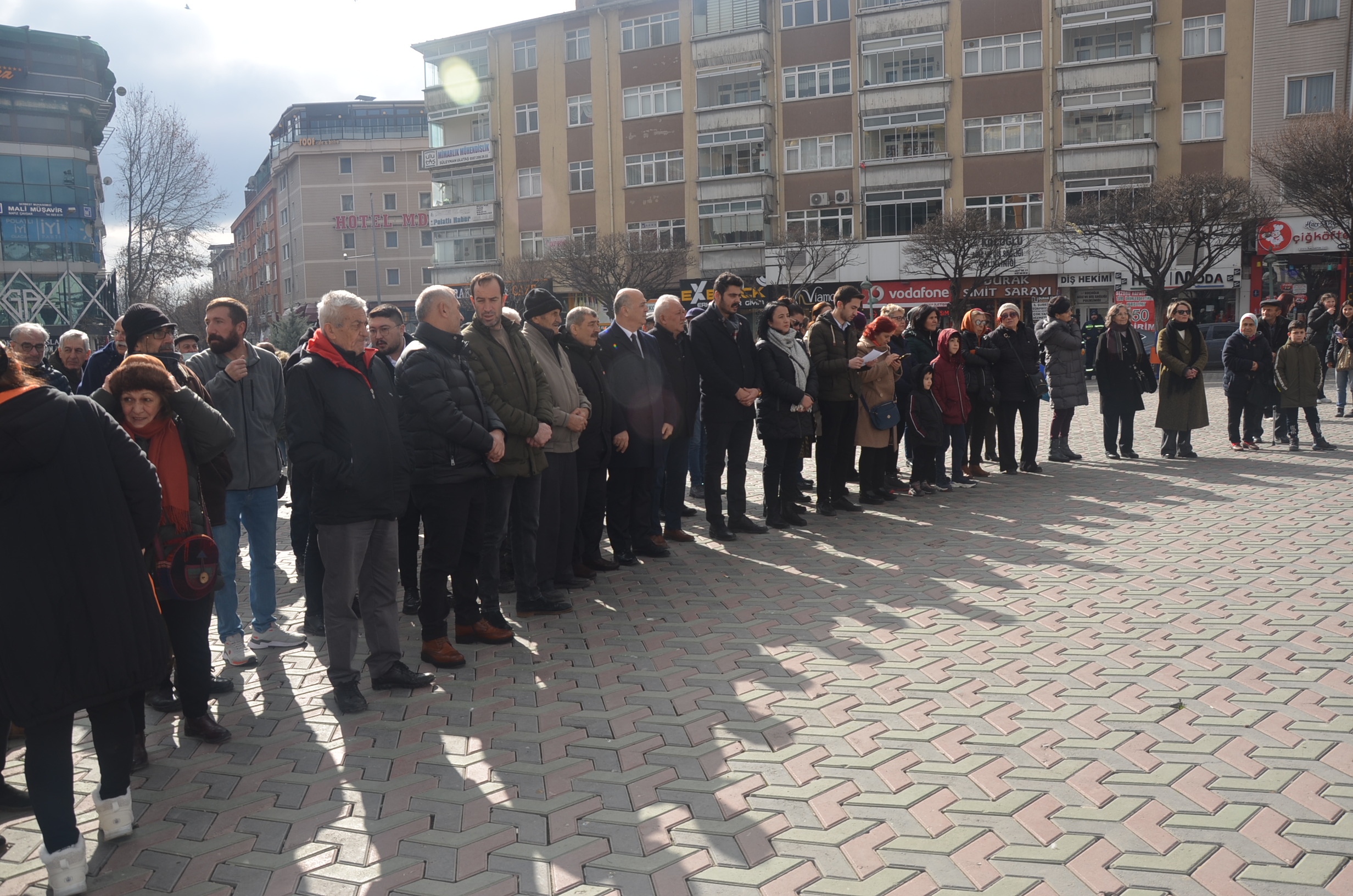 Usta Gazeteci Mumcu, Polatlı’da Cumhuriyet Meydanı’nda Anıldı (4)