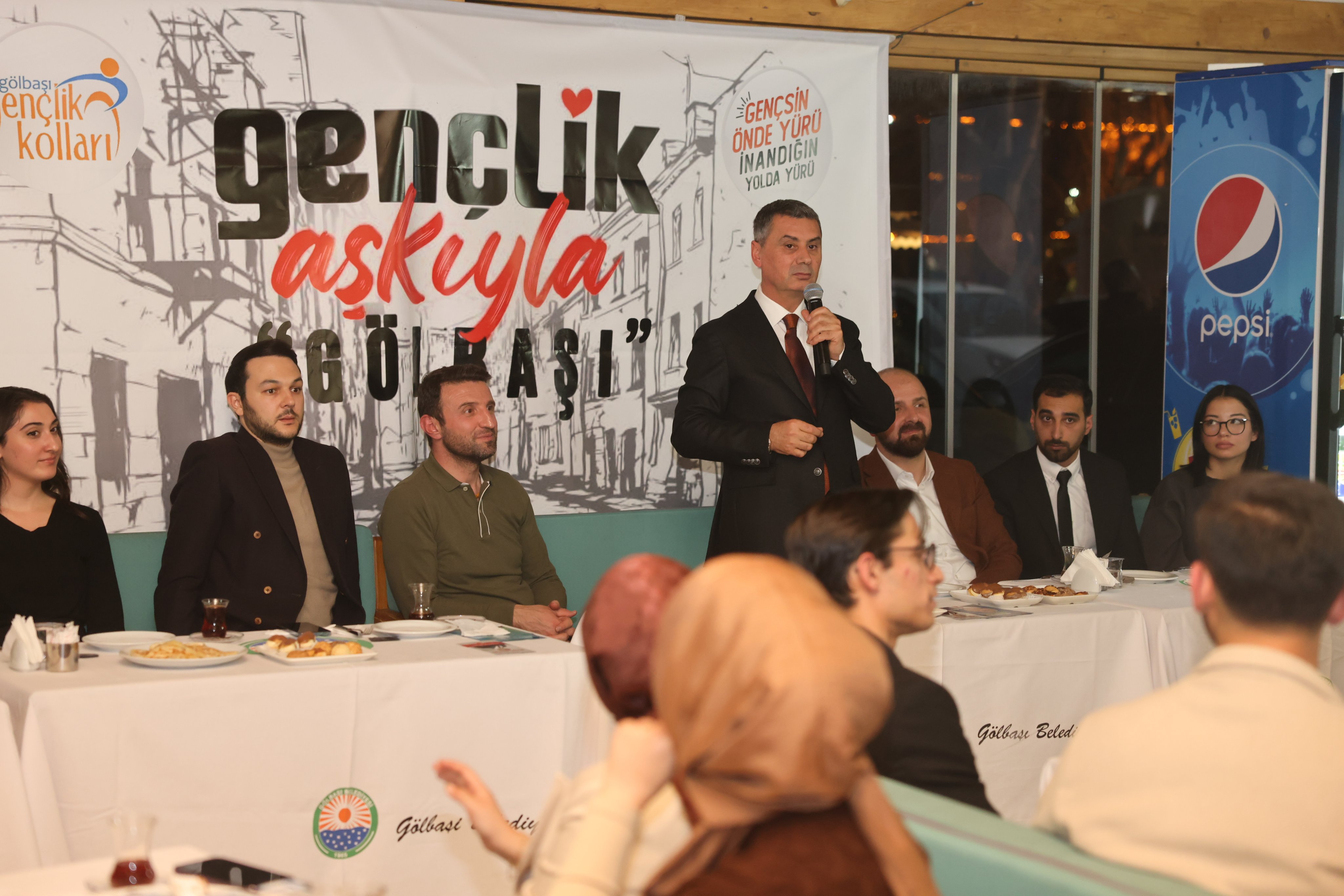Ak Parti Ankara Milletvekilleri Gölbaşı Gençlik Buluşması'nda Gençlerle Bir Araya Geldi 1