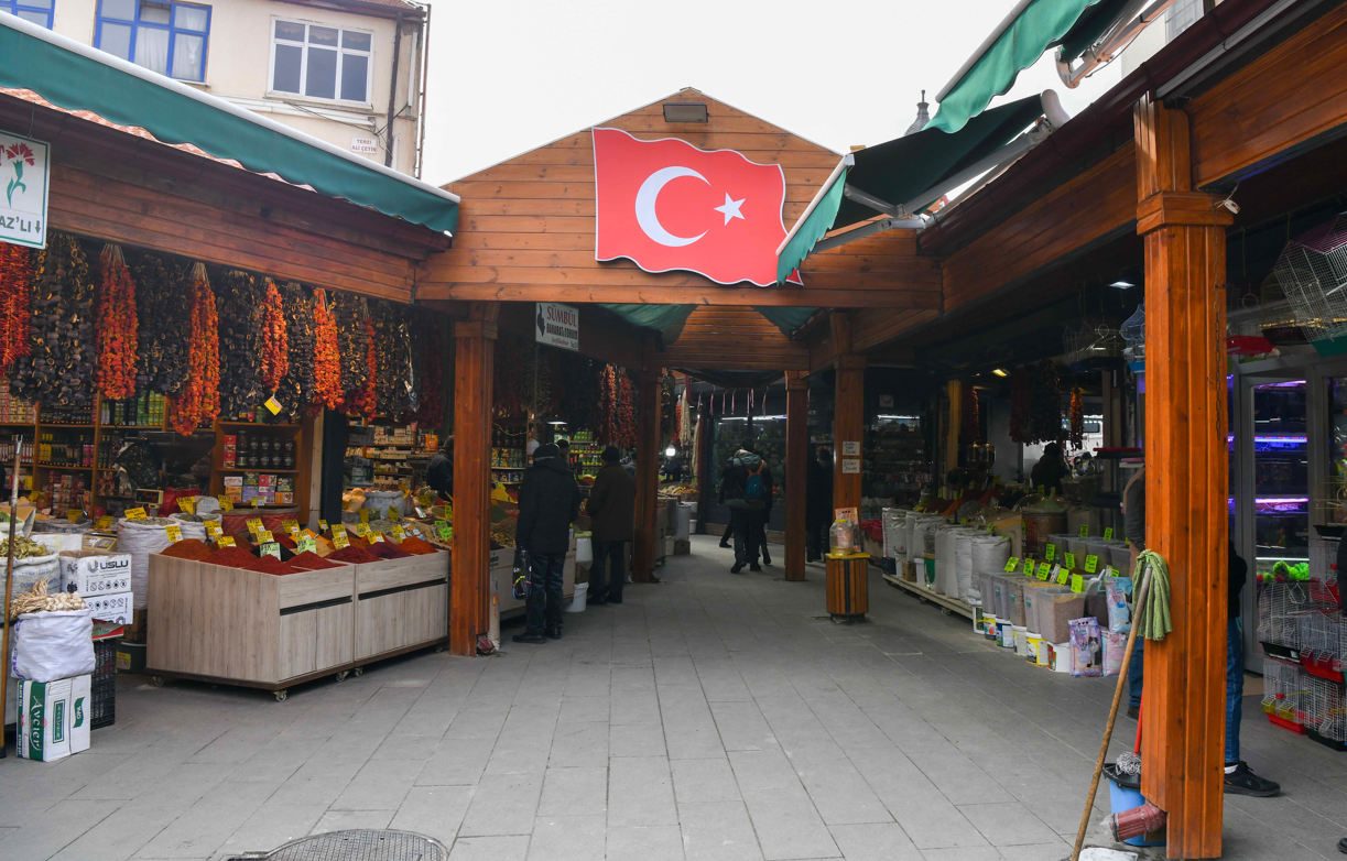 Anafartalar Belediye Çarşısı Yenilemenin Ardından Gözbebeği Oldu! Müşteri Potansiyeli Arttı (1)