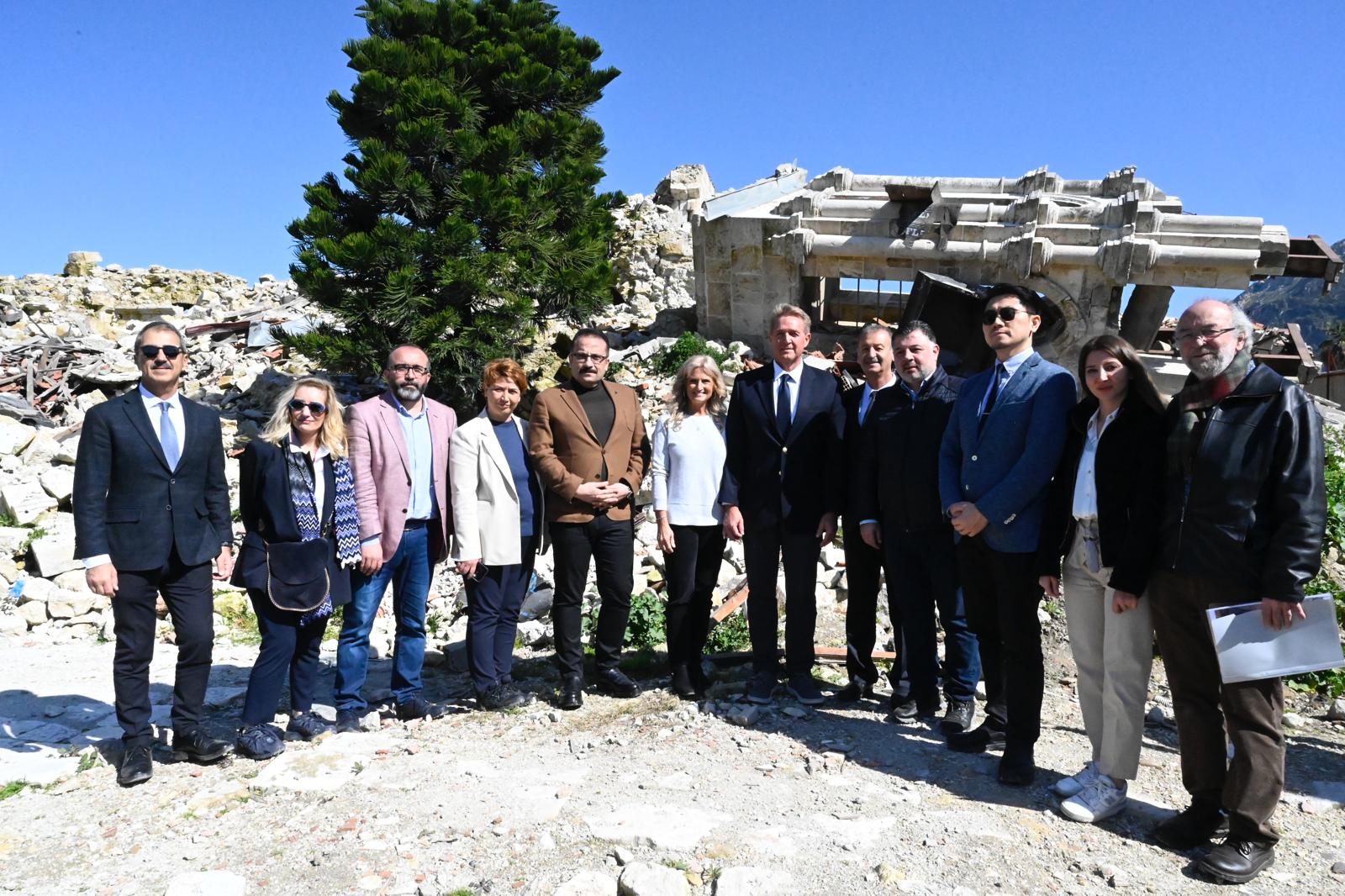 Depremlerde Zarar Gören Tarihi Kilise Ve Sinagog Için Çalışma Başladı (2)