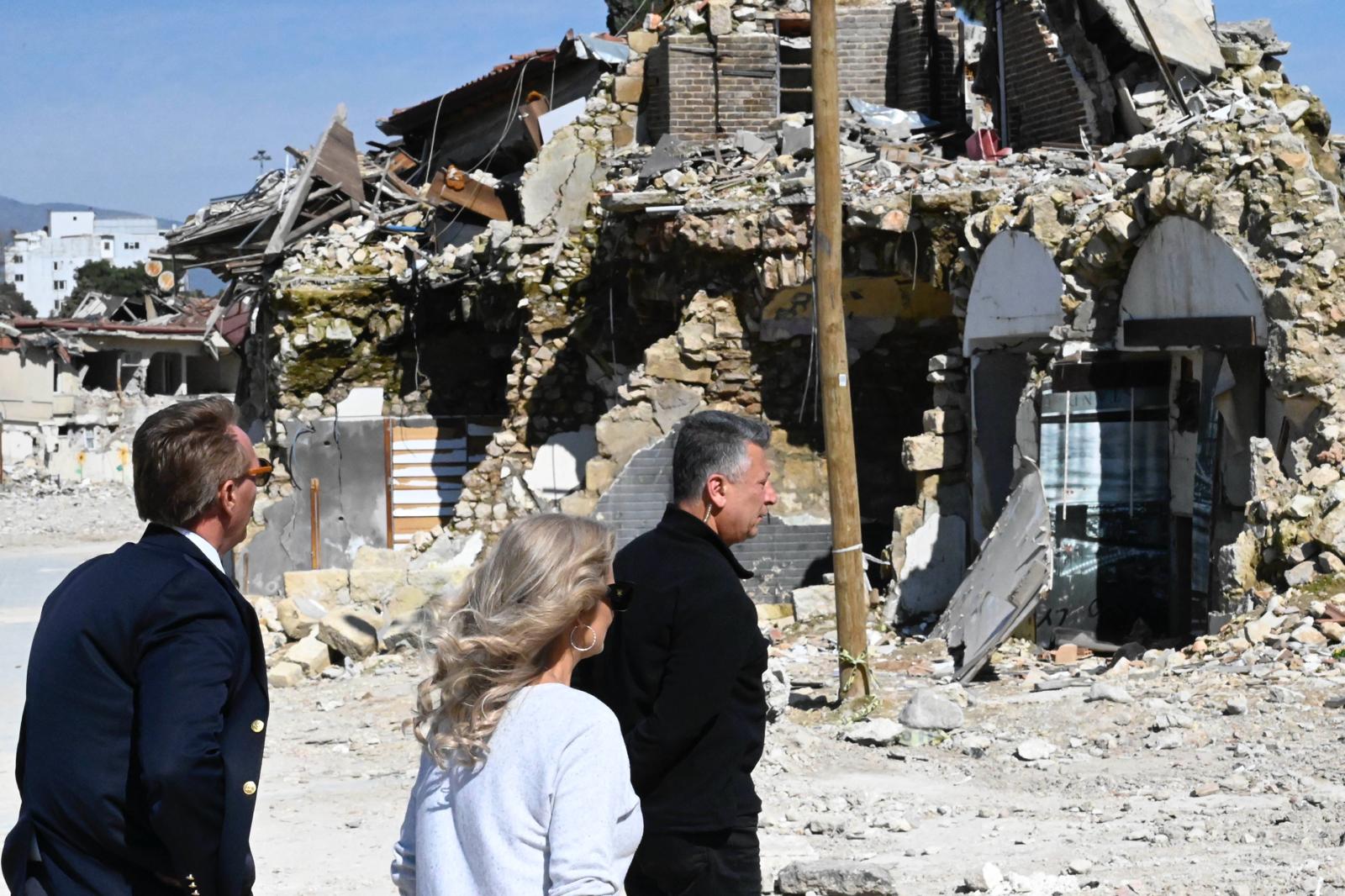 Depremlerde Zarar Gören Tarihi Kilise Ve Sinagog Için Çalışma Başladı (3)