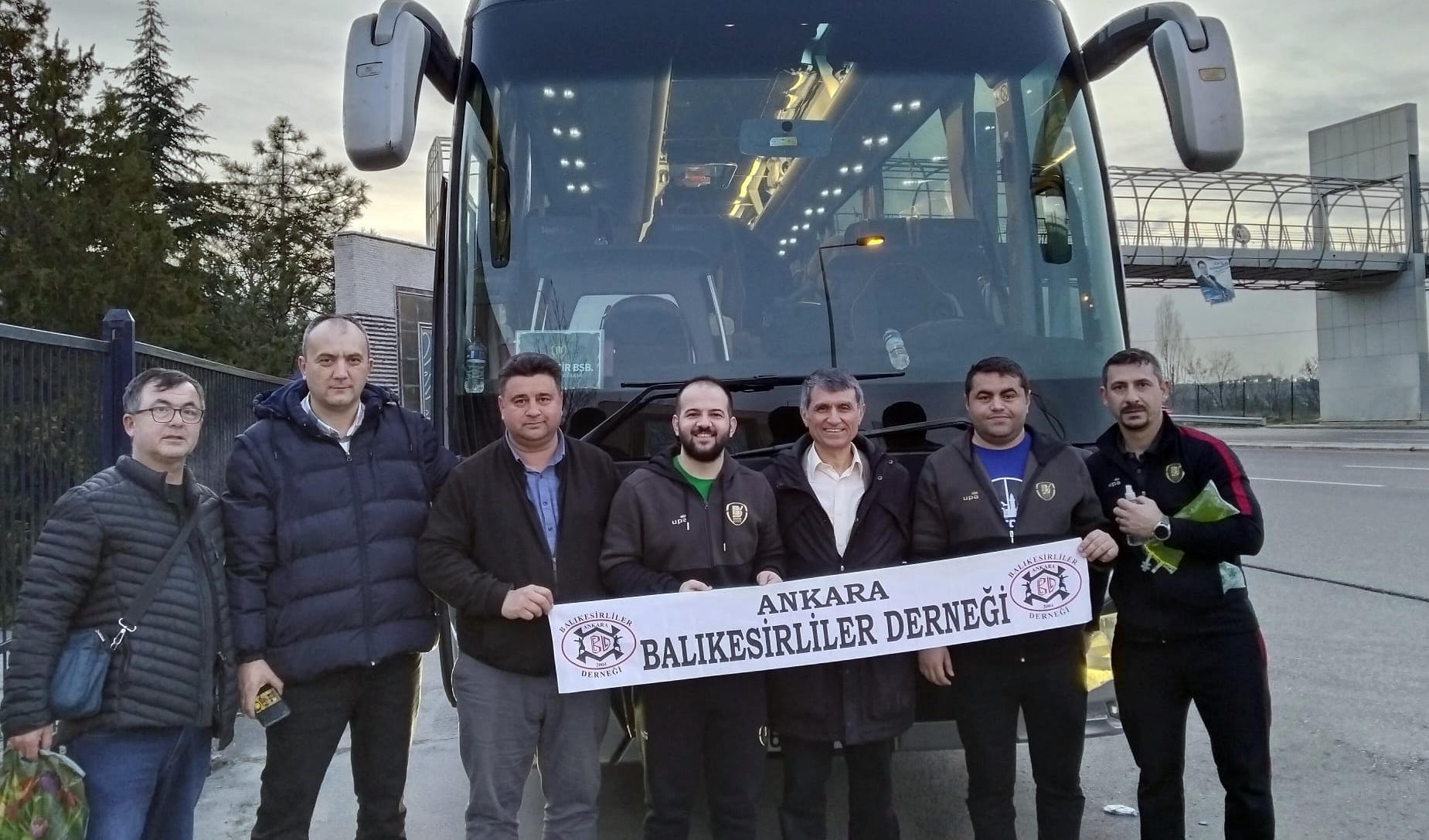 Desteklerine Forma Hediyesi Geldi! Hemşehrilerini Sahada Yalnız Bırakmadılar (1)