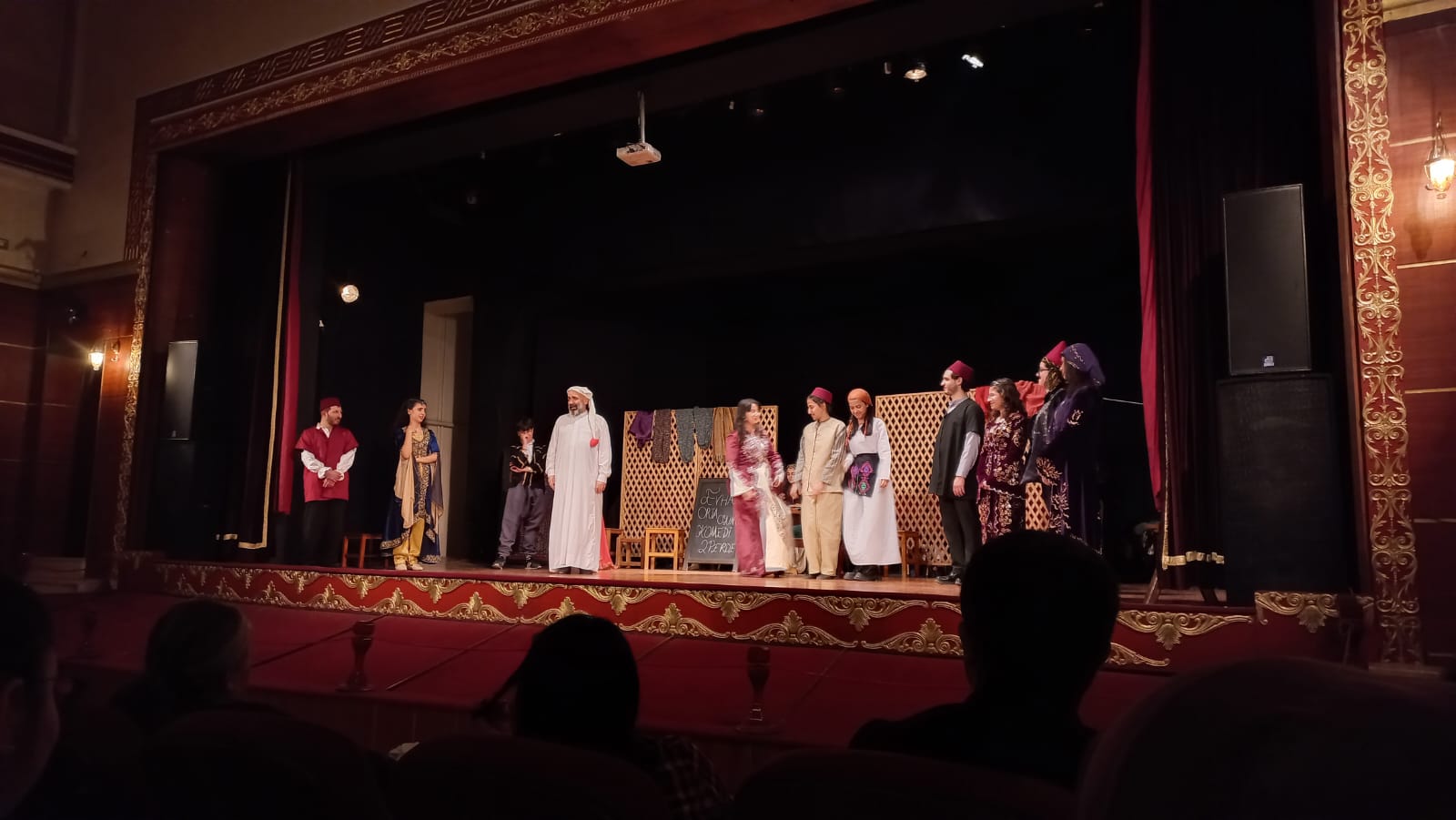 Mamak Belediyesi Genç Tiyatro Topluluğu’na Seyirciden Büyük Alkış (2)