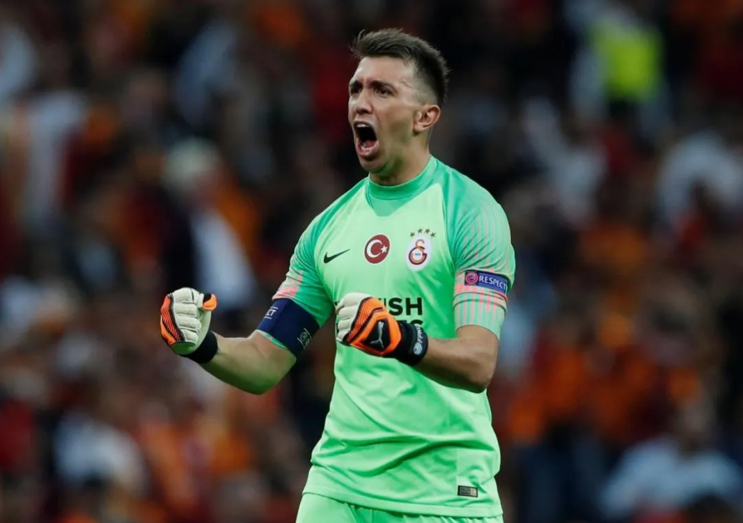 Muslera (1)