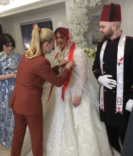 Osmanlı Torunun Nikahında Söylenenler Tepki Toplamıştı! Osmanoğlu Ailesinden Açıklama (5)
