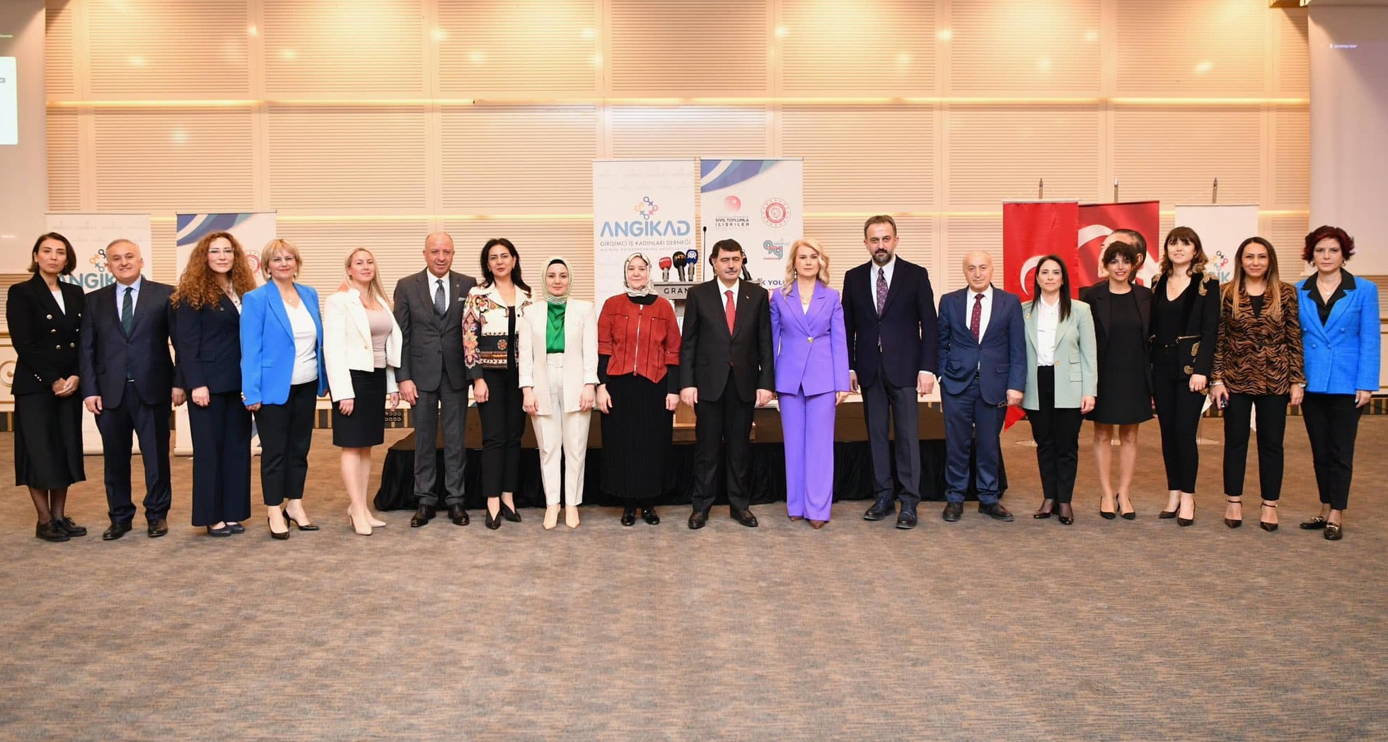 Ankara Valisi Şahin, 'Kadın Girişimcilerle Yeniden Başla' Projesinin Toplantısına Katıldı (1)