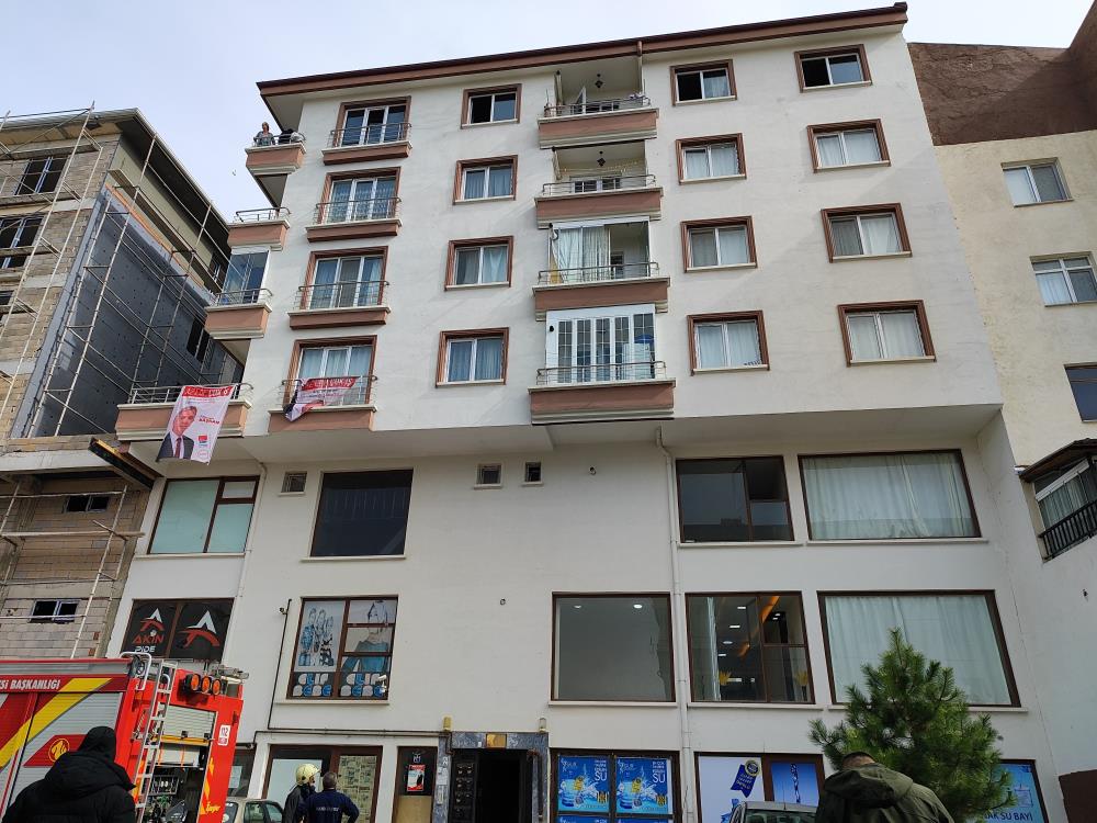 Ankara'da Yanan Ev Kullanılamaz Hale Geldi 2