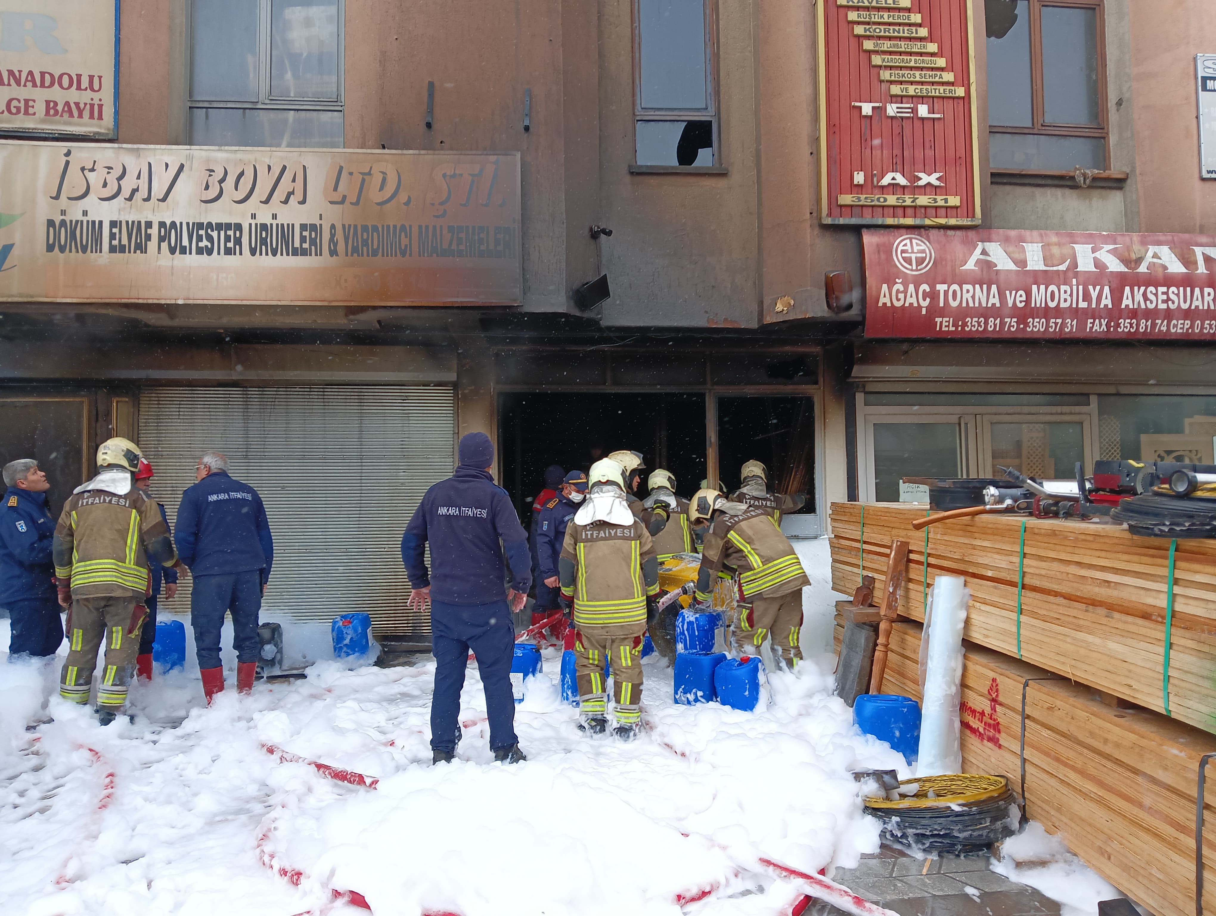 Ankara’daki Imalathane Yangını Kontrol Altına Alındı Mansur Yavaş Yetkililerden Bilgi Aldı (3)