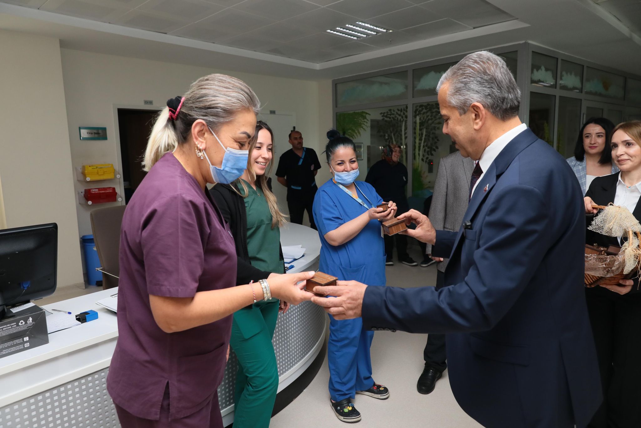 Başkan Yıldızkaya, Polatlı'daki Sağlık Kuruluşlarını Ziyaret Ederek Tıp Bayramını Kutladı (4)