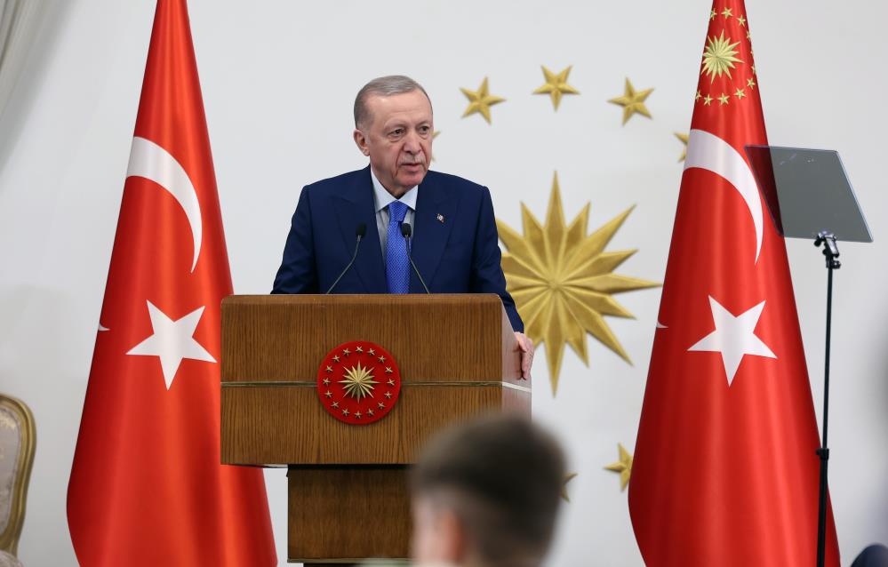 Cumhurbaşkanı Erdoğan Orucunu Şehit Aileleri Ile Birlikte Açtı (1)