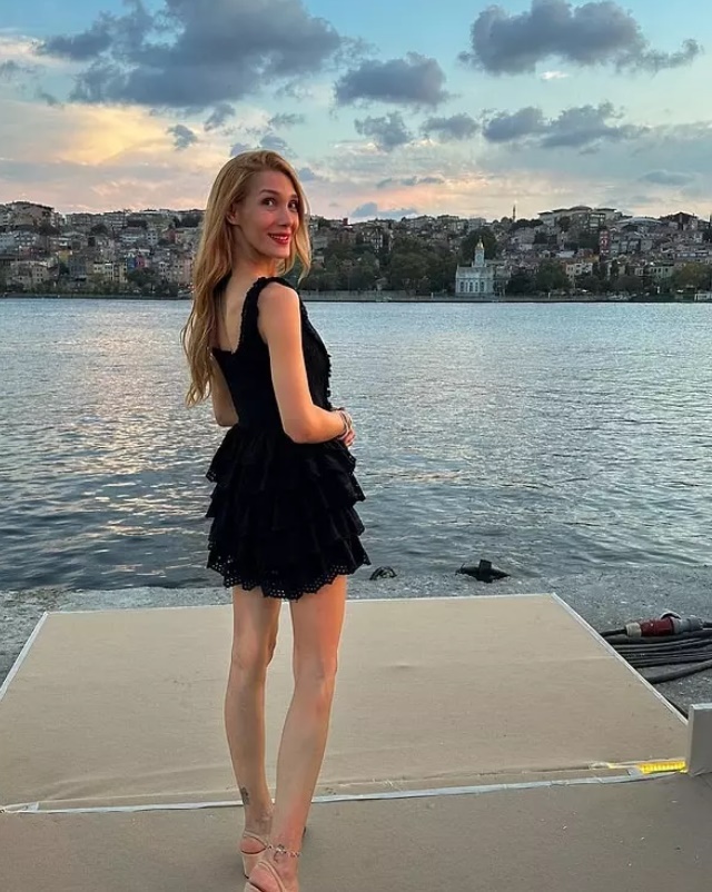 Derya Balta Instagram