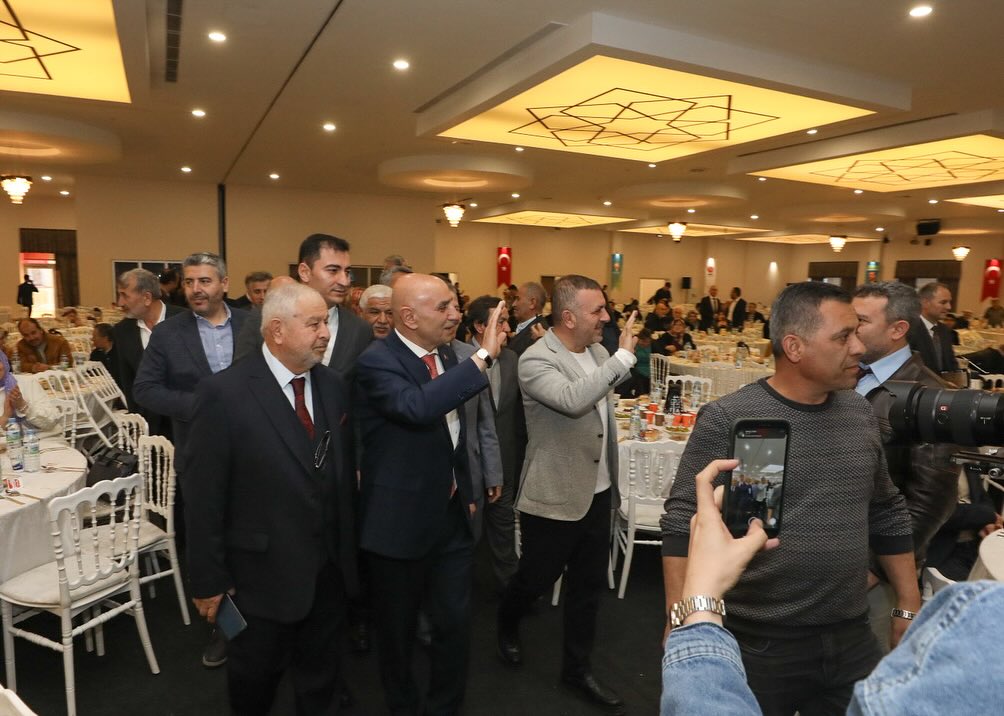 Sincan Belediye Başkanı Ercan Ve Ak Parti Abb Başkan Adayı Altınok Iftarda Buluştu (2)