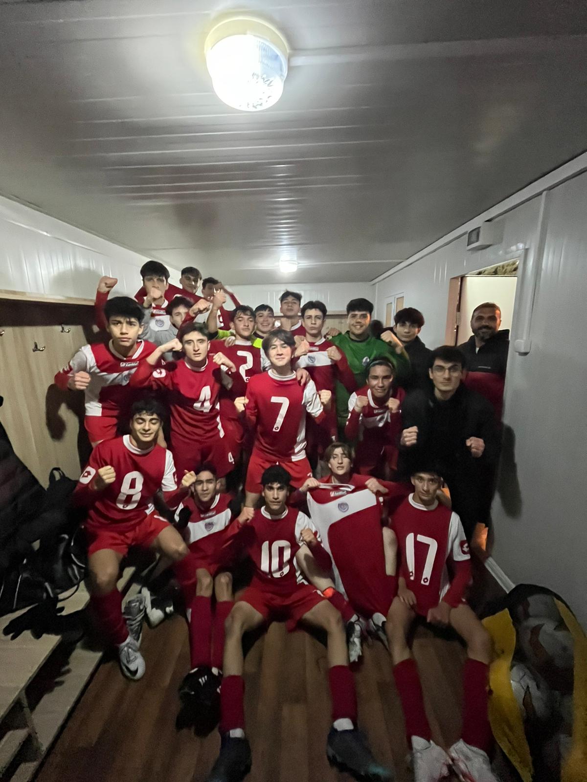 Sincan’da Futbolculardan Büyük Başarı Sincan Belediyespor Alt Yapı Takımı U 16 Şampiyon Oldu (1)