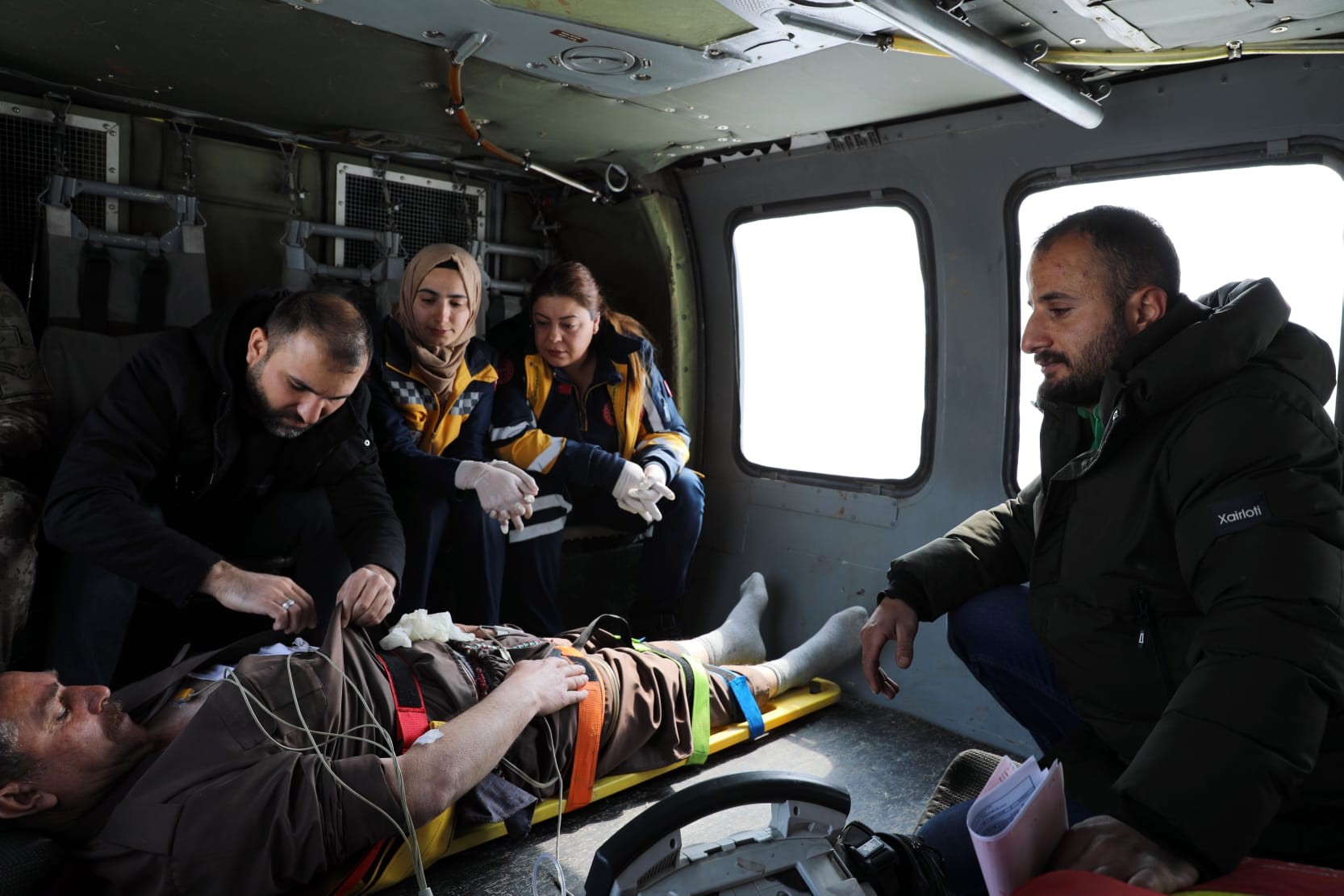 Şırnak'ta Kalp Krizi Geçiren Bir Vatandaş Askeri Helikopterle Hastaneye Ulaştırıldı (2)
