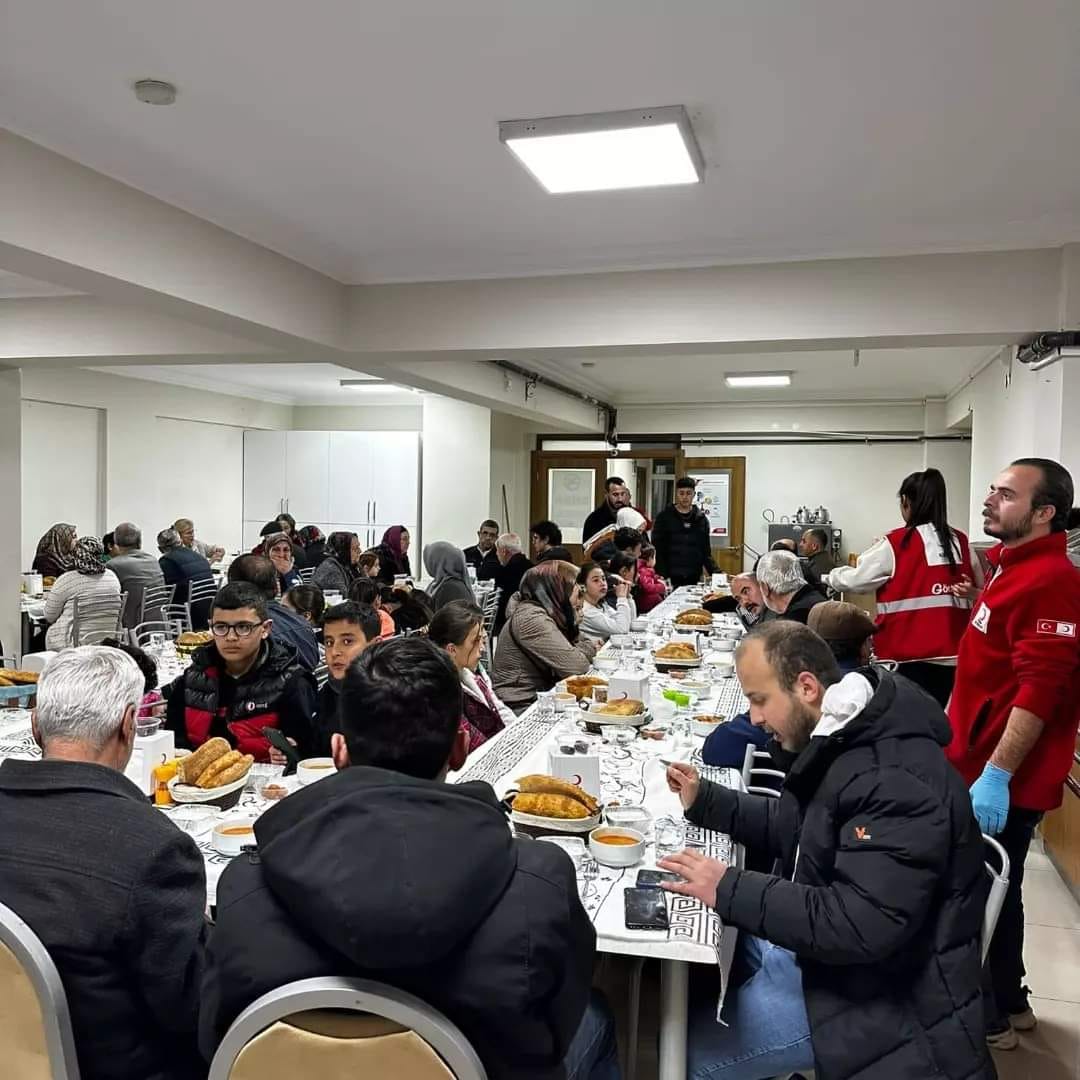 Türk Kızılay Polatlı Şubesi Depremzede Aileleri Ramazan Iftarında Ağırladı (1)