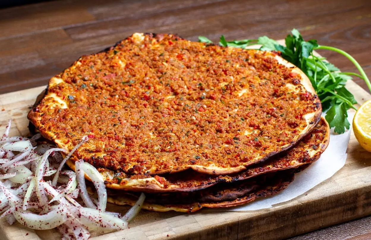 Ламаджо турецкий. Лахмаджун. Бейби лахмаджун. Лахмаджун. Армянская кухня ламаджо.