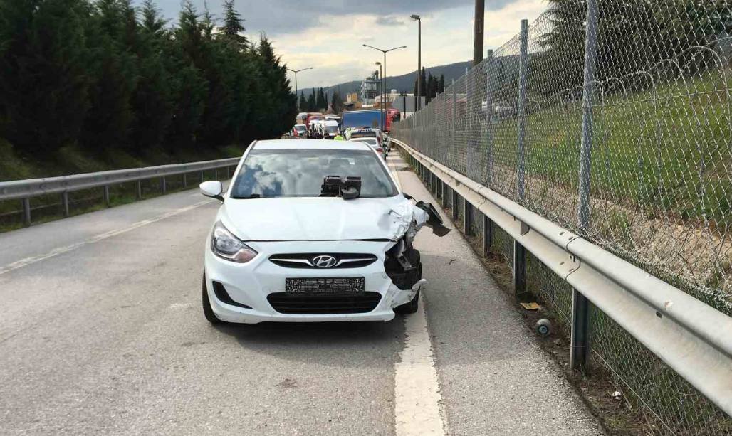 Bayram Trafiğine Zincirleme Kaza Eklendi! Tem Otoyolu Tıkandı (2)