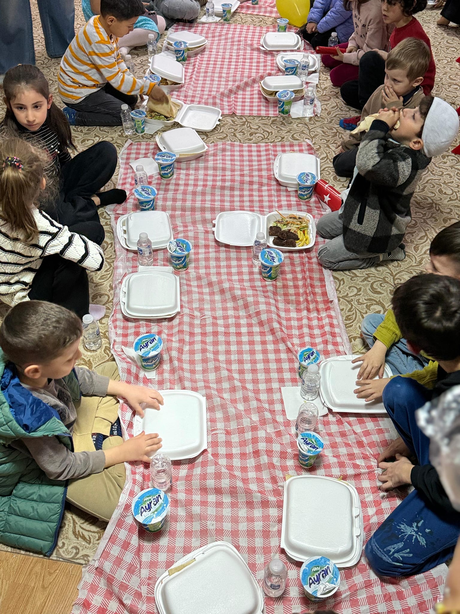 Çankaya Malazgirt Eser Kur’an Kursunda Çocuklara Iftar 180 Kişi Iftar Yemeğinde Buluştu (1)