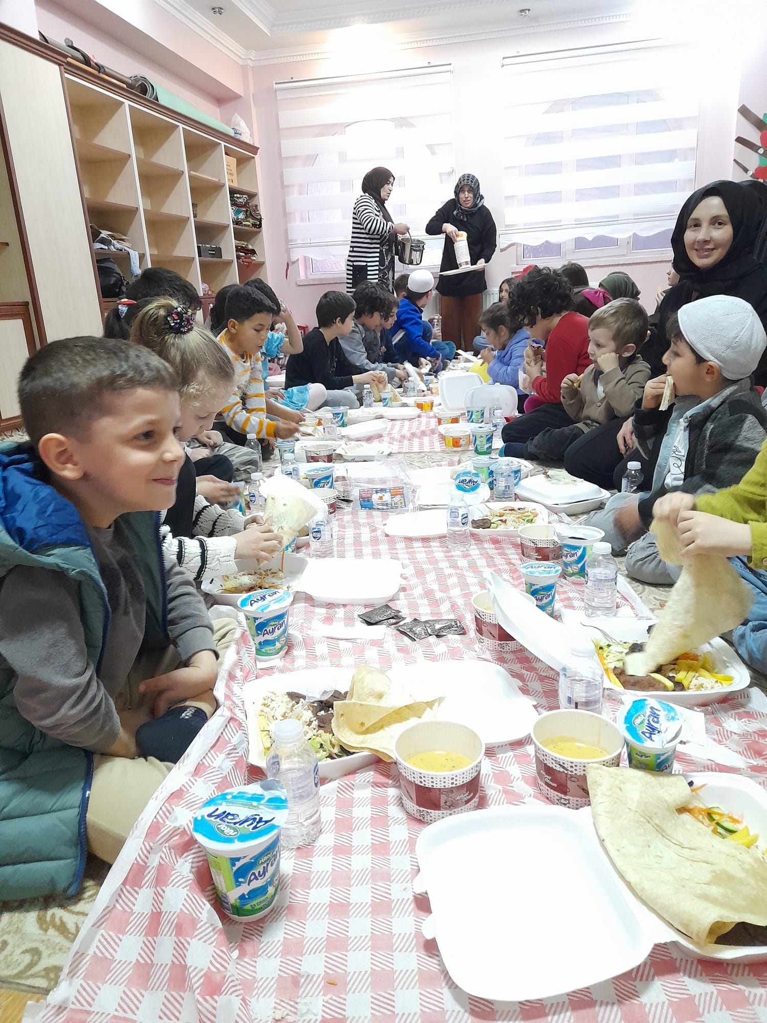 Çankaya Malazgirt Eser Kur’an Kursunda Çocuklara Iftar 180 Kişi Iftar Yemeğinde Buluştu (2)