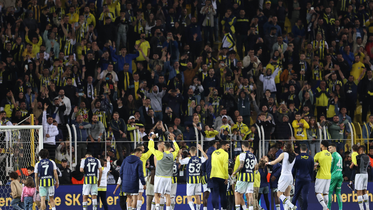 Fenerbahçe, Dev Derbiden Mutlu Sonla Ayrıldı
