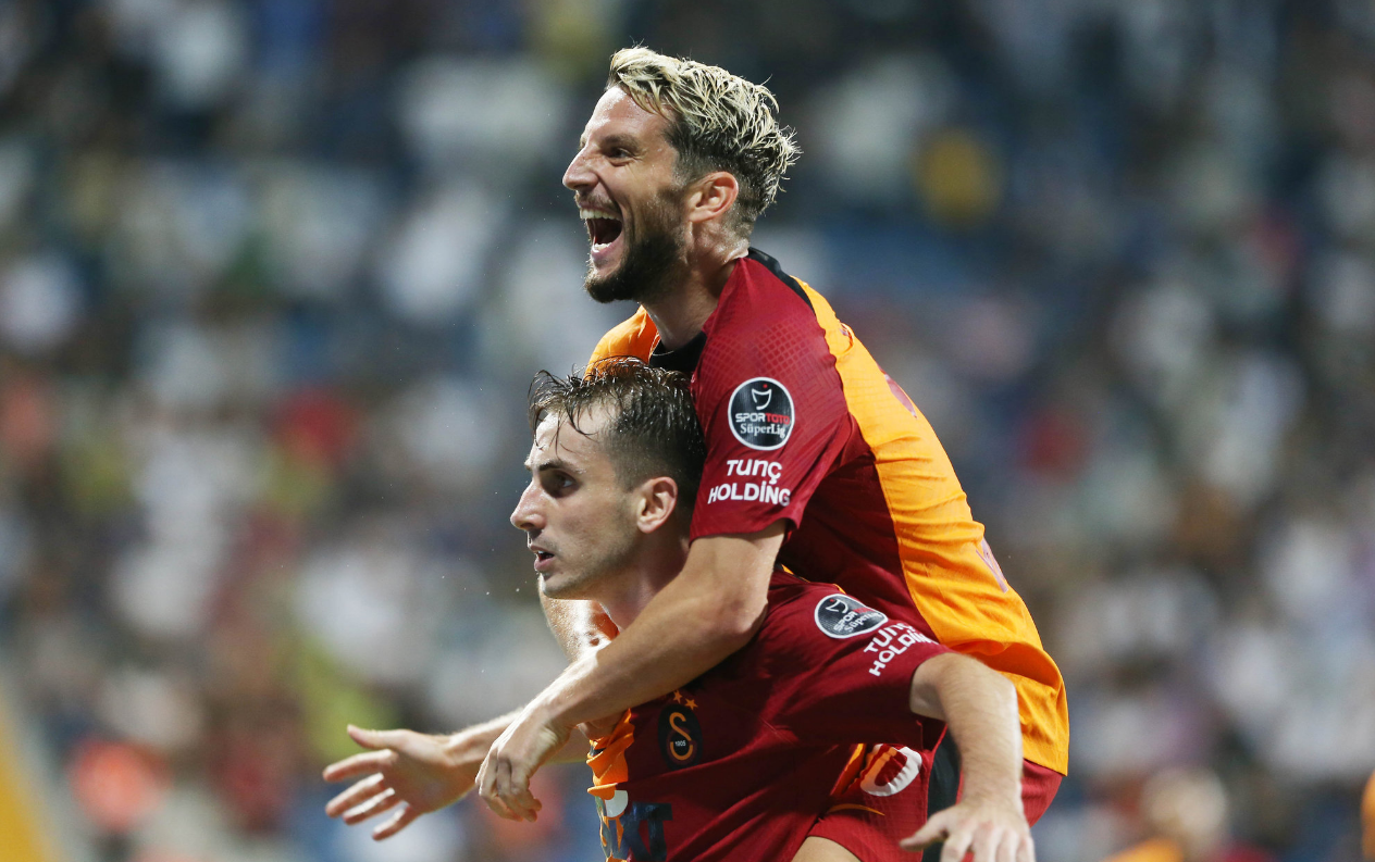 Galatasaray Dries Mertens Ile Sözleşme Yenilemeyi Planlıyor (1)