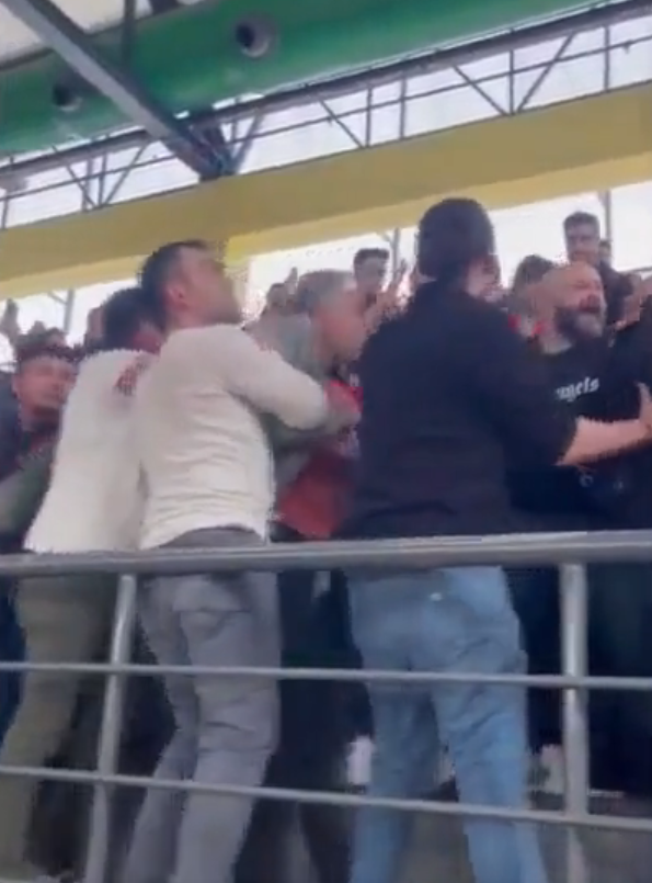 Gaziosmanpaşa'da Oy Sayımında Chp'li Ve Ak Partili Grup Arasında Arbede Çıktı (1)