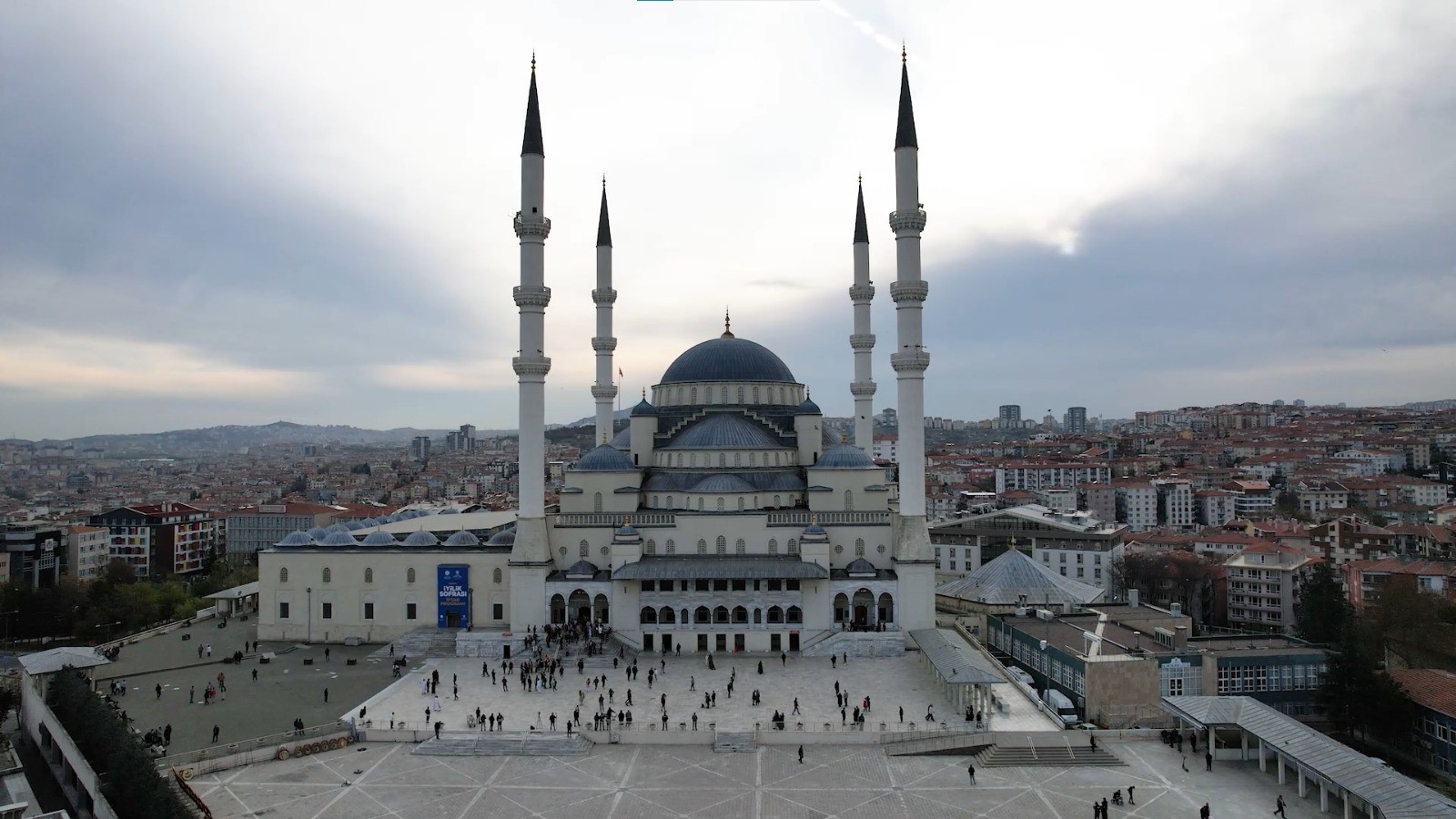 Kocatepe Camii'nde 'Dua Edin Onunla Evleneyim' Kutusu! İşte Bayram Sabahı Ankara.. (3)