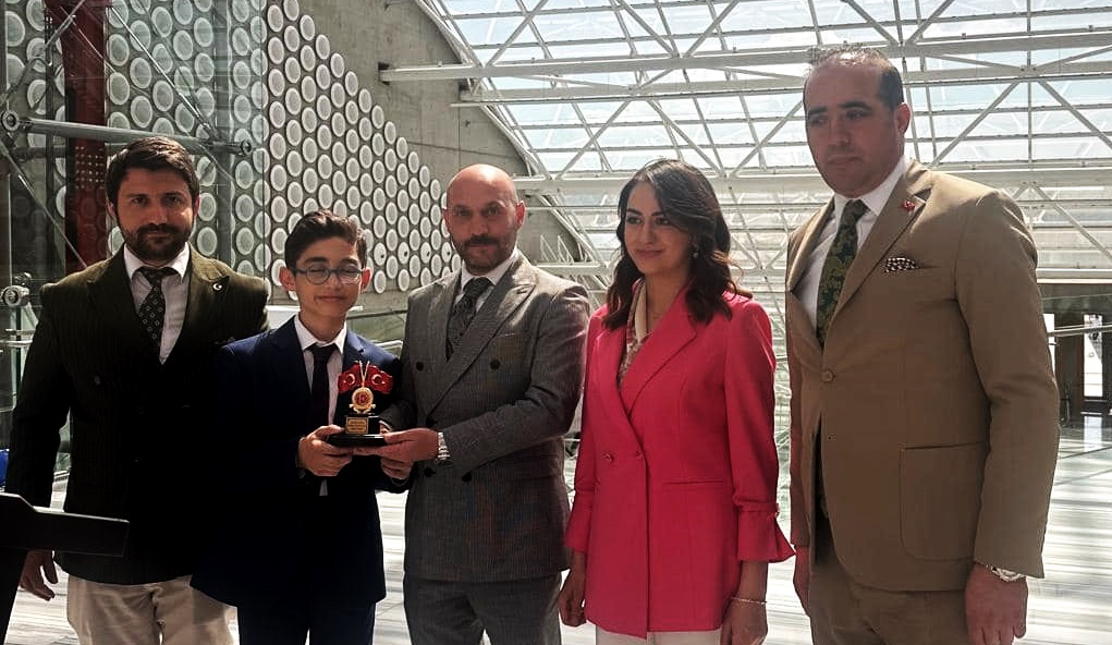 Mhp İl Teşkilatı Şehit Polisin Oğlu Talha Gül'ü Sergisinde Yalnız Bırakmadı (3)