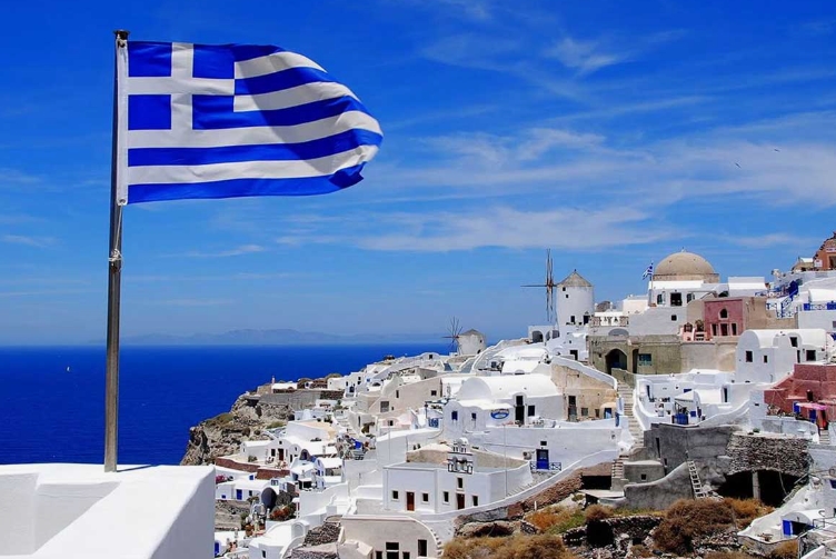 Yunanistan'da Sert Kararlar! Şezlonglar Kaldırıldı (2)