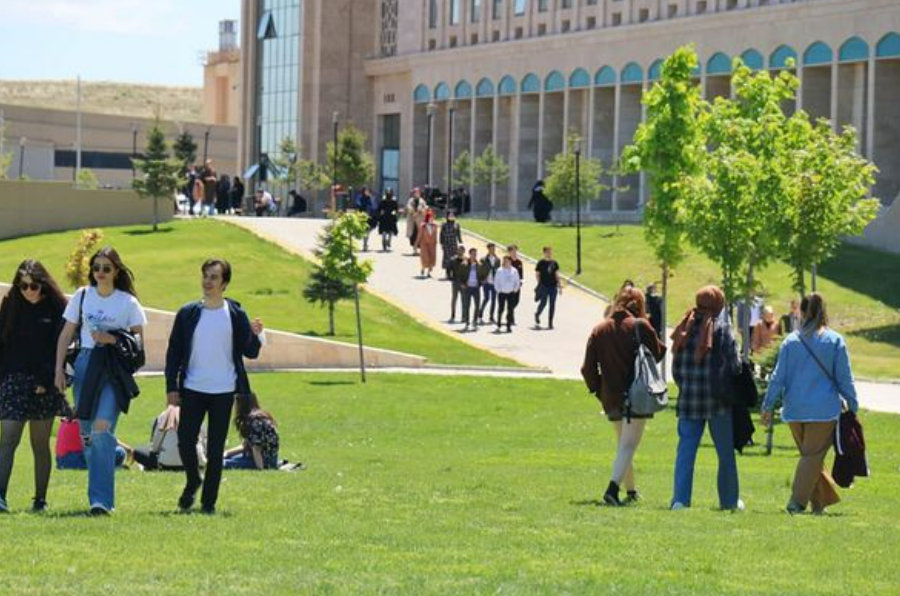 Ankara Yıldırım Beyazıt Üniversitesi’nde ‘Bilim, Kültür, Sanat Ve Spor Şenlikleri’ Başladı (1)
