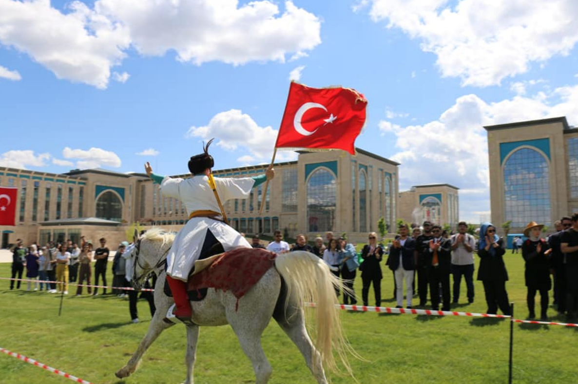 Ankara Yıldırım Beyazıt Üniversitesi’nde ‘Bilim, Kültür, Sanat Ve Spor Şenlikleri’ Başladı (3)