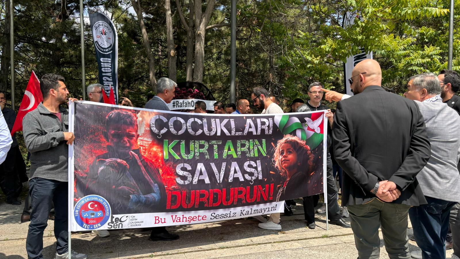 Ankara'da, Refah'taki Soykırım Siyah Çelenkle Protesto Edildi (2)