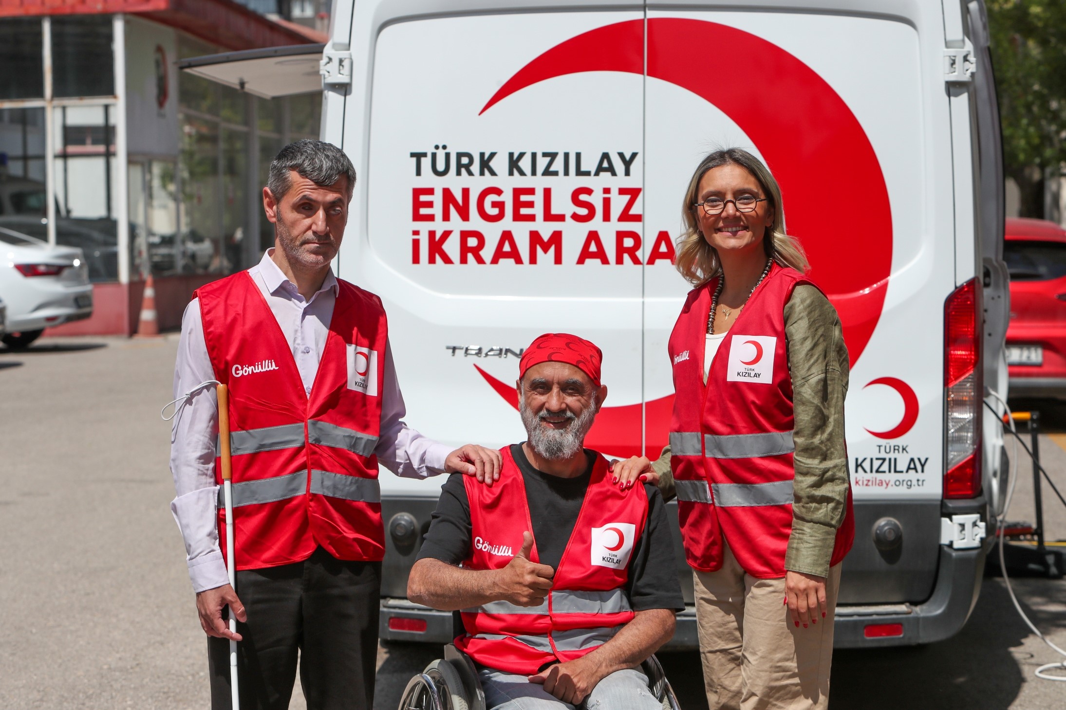 Engelli Gönüllüler Sahada Türk Kızılay'ından “Engelsiz İkram Aracı”  (3)
