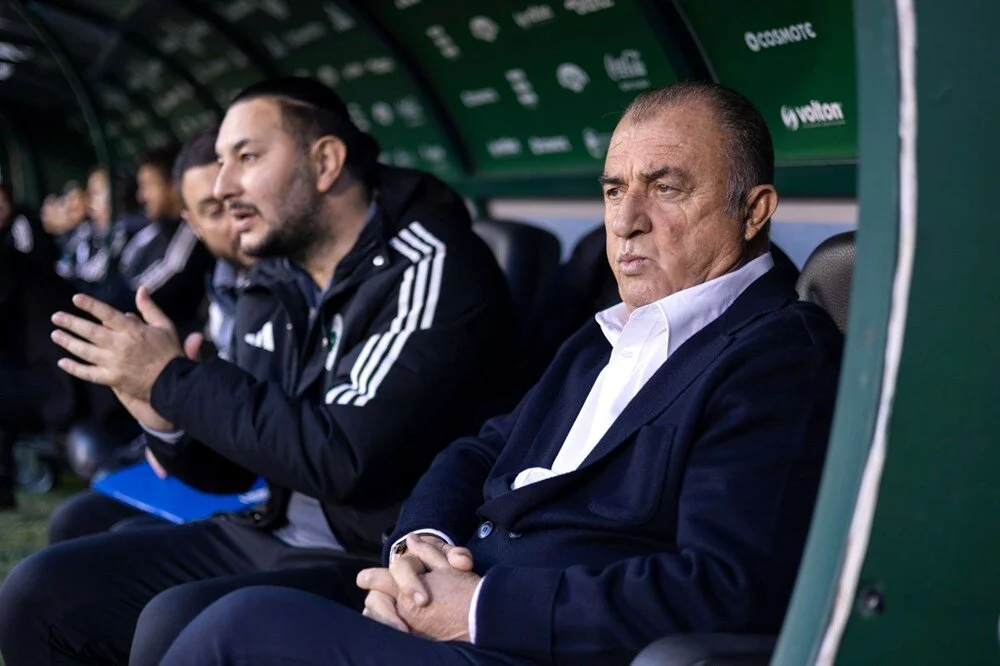 Fatih Terim'in Gönderilişi Yunanistan Basınında 2