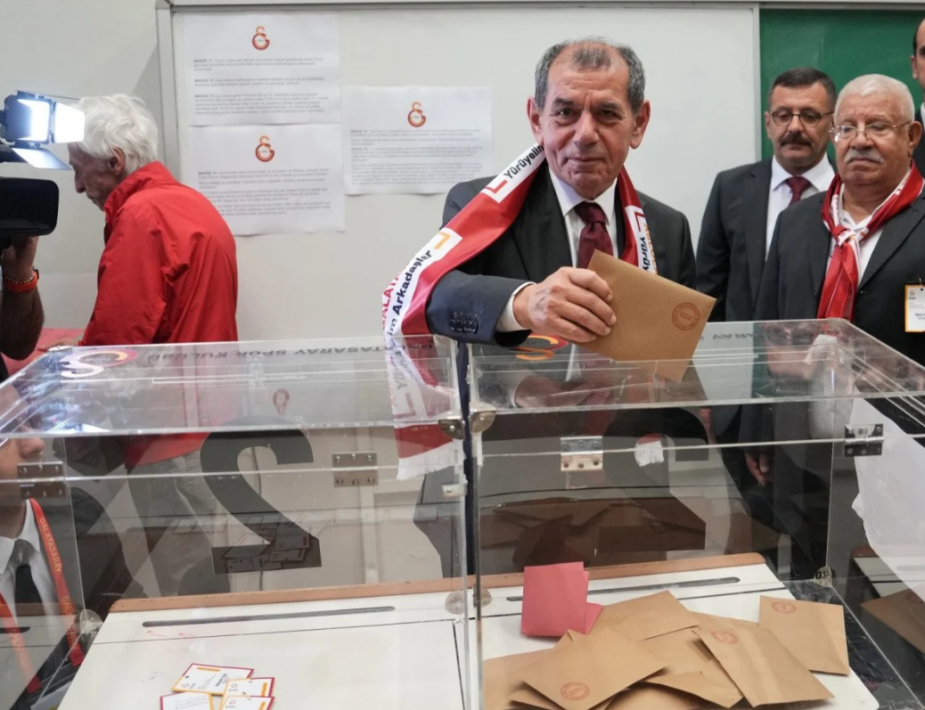 Galatasaray Spor Kulübü'nde Olağan Seçimli Genel Kurul Toplantısı Başladı (1)