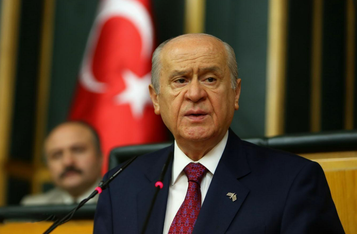 Mhp Lideri Bahçeli, Kamp Öncesi Ülkücü Şehitler Anıtı’na Ziyaret