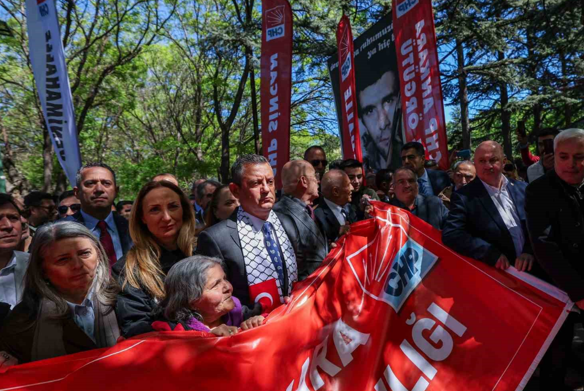 Özgür Özel'den Erdoğan'la Görüşmesine Ilişkin Açıklama! (2)