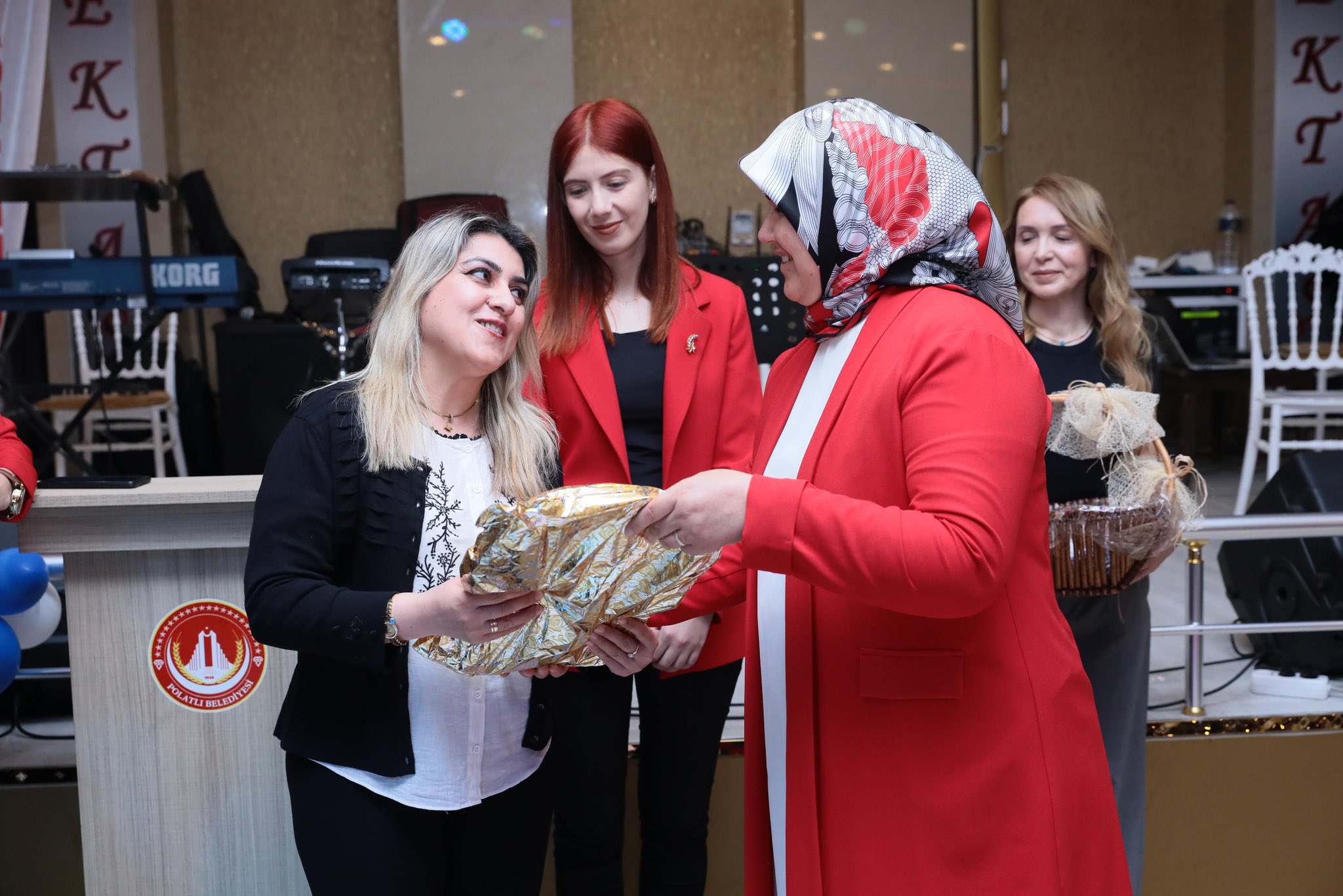 Polatlı'da Anneler Günü Coşkusu Özel Program Yoğun Katılımla Gerçekleşti! (3)