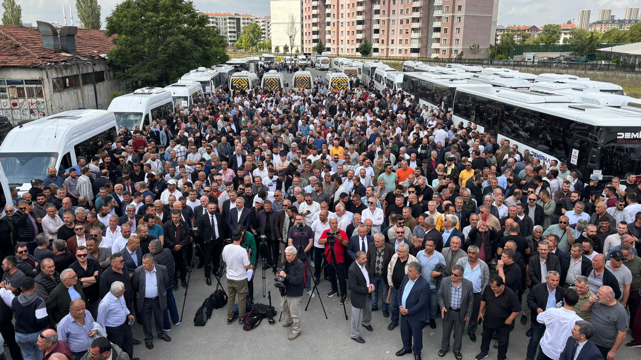 “Servisime Dokunma! Tasarruf Tedbirleri Ankara'da Protesto Edildi  (2)