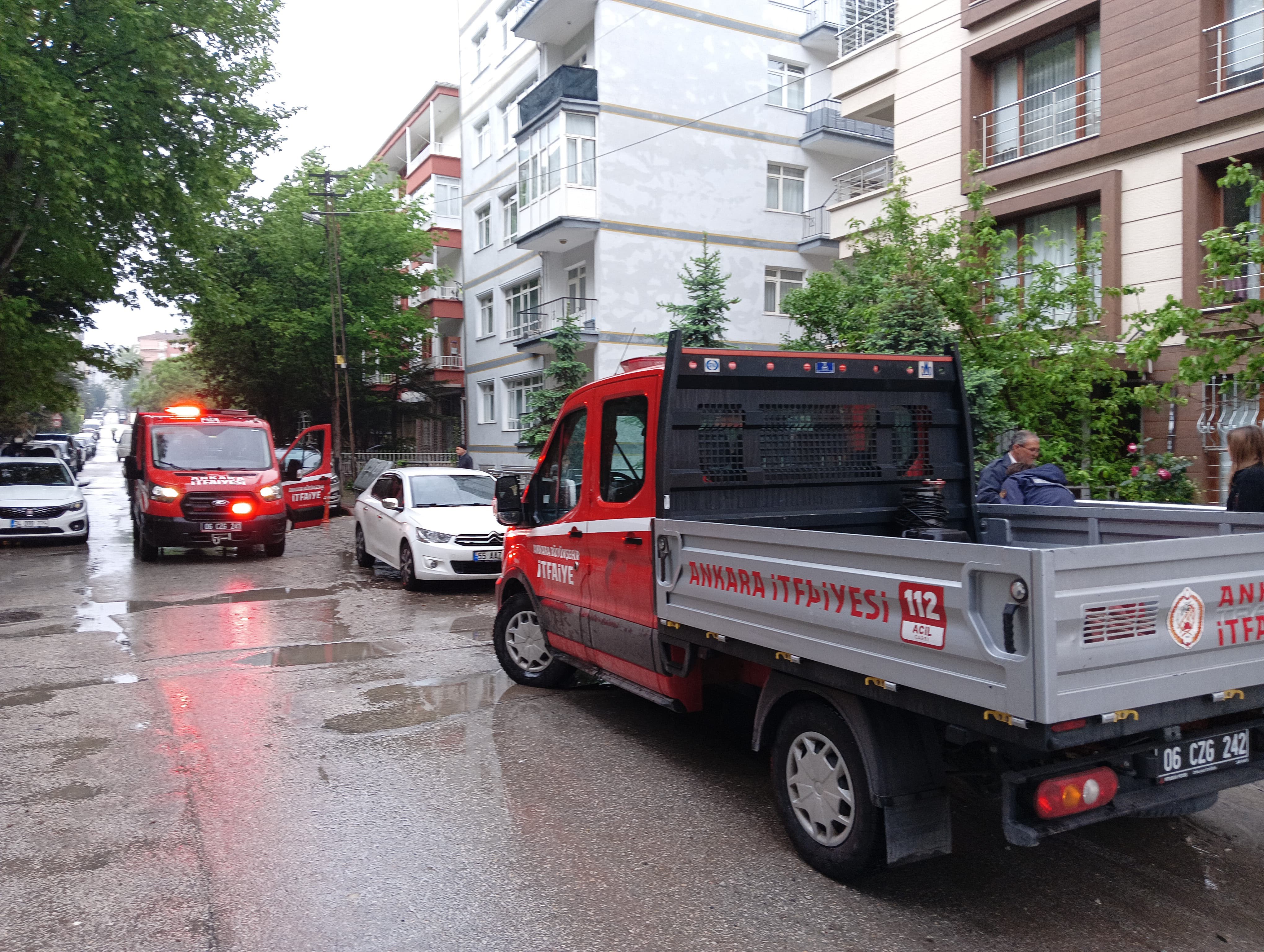 Şiddetli Sağanak Sonrası Ankara’da Hayat Durma Noktasına Geldi Yollar Ve Araçlar Zarar Gördü (2)