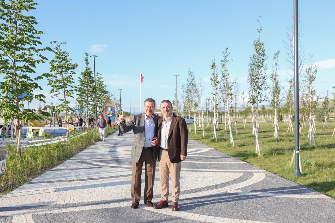 Sincan Belediye Başkanı Murat Ercan Melih Gökçek Ile Birlikte Sincan Park'ı Inceledi (2)