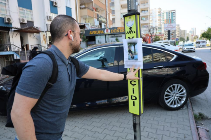 Sokaktaki Ilan Görenleri Şok Etti “Şerefsizdir, Gördüğünüz Yerde Suratına Tükürün”  (3)