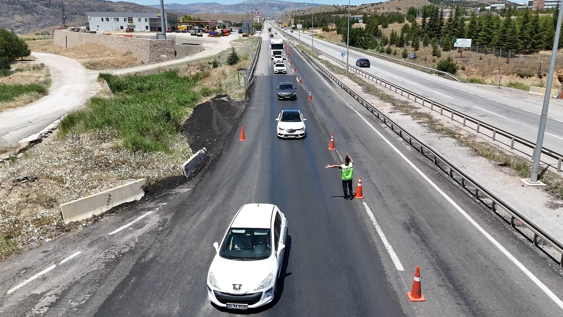 43 Ilin Kilit Kavşağında Dönüş Yoğunluğu Başladı!  (1)