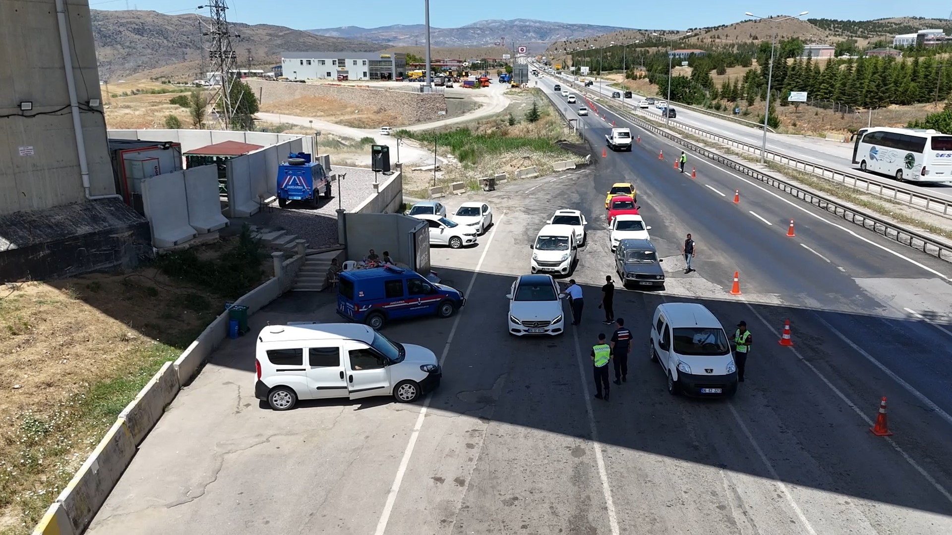 43 Ilin Kilit Kavşağında Dönüş Yoğunluğu Başladı!  (3)