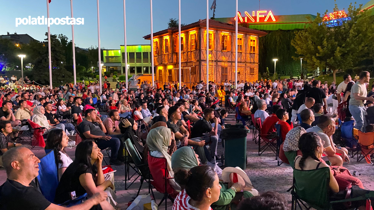 Ankara’da Açık Havada Milli Maç Keyfi (2)